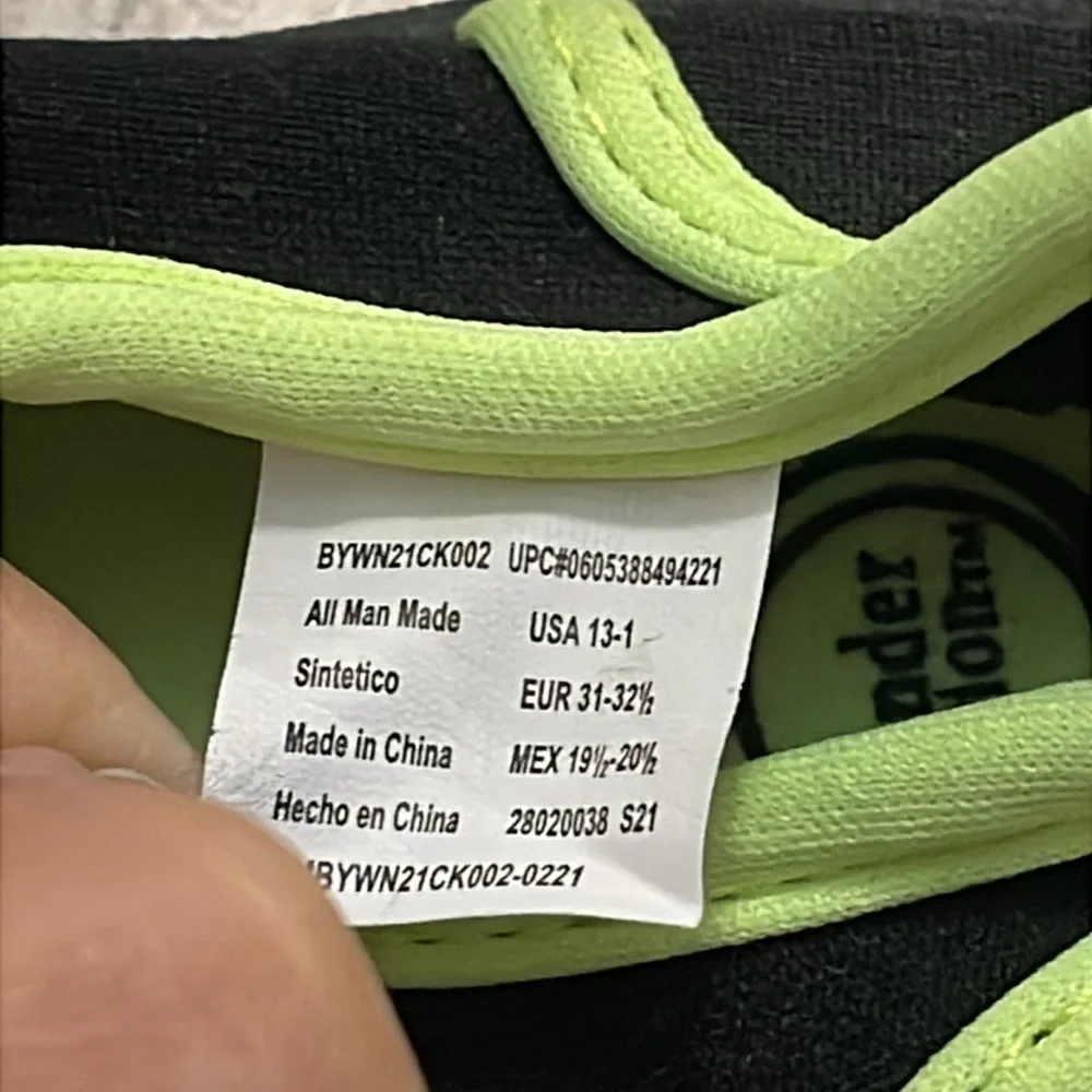 WONDER NATION WATER SHOES Size 13-1 kids Florescent Green Mesh and Black